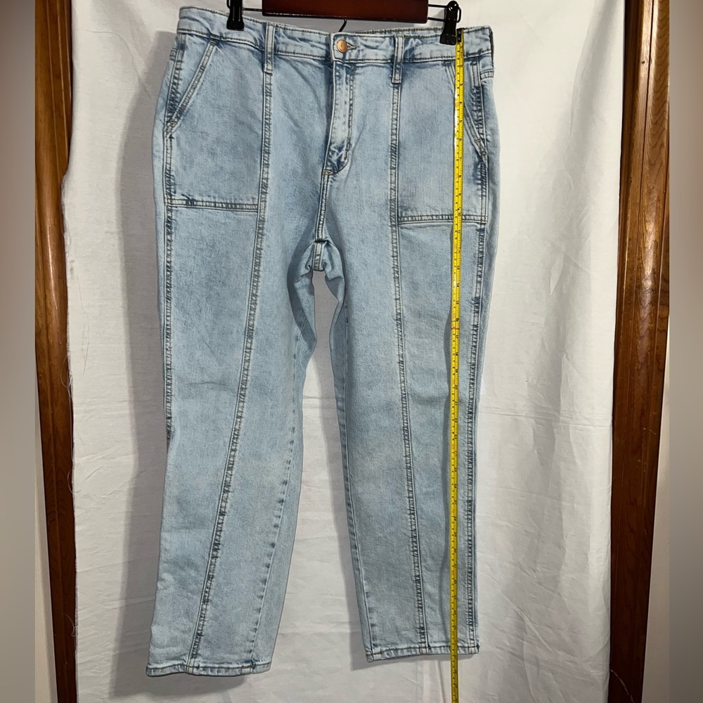 LNC Women's Universal Thread Goods Co.  Size 12 (31) High Rise